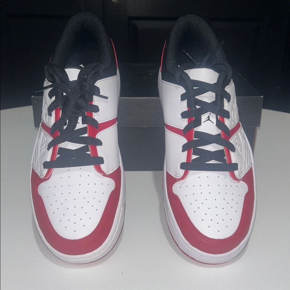 Jordan Nu Retro 1 Low “Varsity Red White Black” Youth Size 7Y - Picture 3 of 12